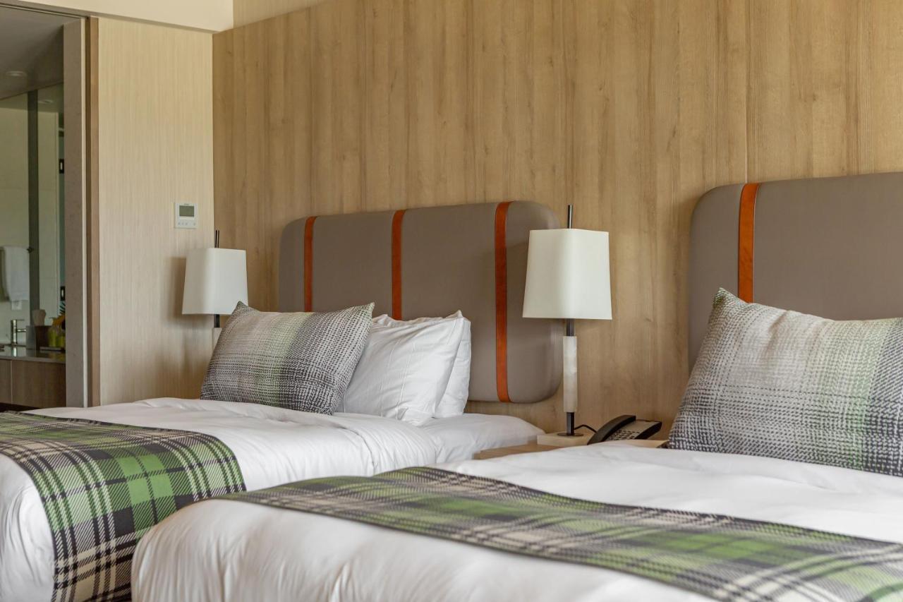 Headwaters Lodge At Eagle Ranch Resort Invermere Zimmer foto